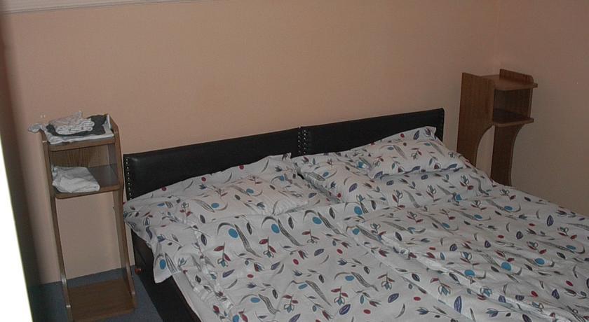 Babarczi Ueduelohaz Apartment Kiskunmajsa Room photo